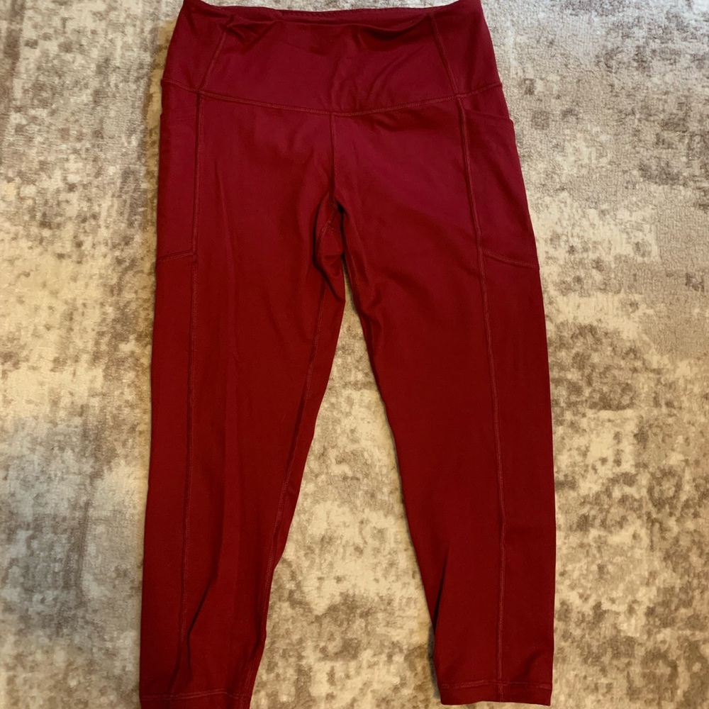 Victoria’s Secret Knockout Capri Leggings